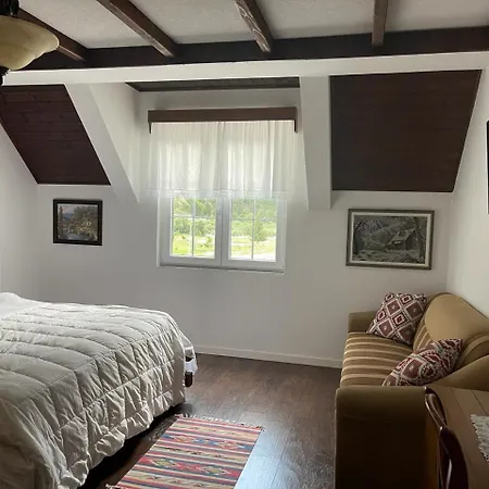 酒店 Bujtina 瓦勒博内